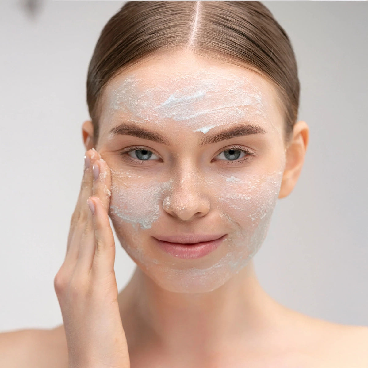 Exfoliating Face Polish - The Act - Hallburg.ae