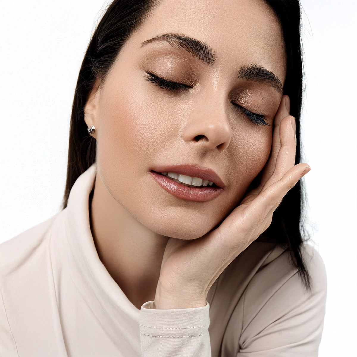 Glow & Priming Face Serum - The Act - Hallburg.ae