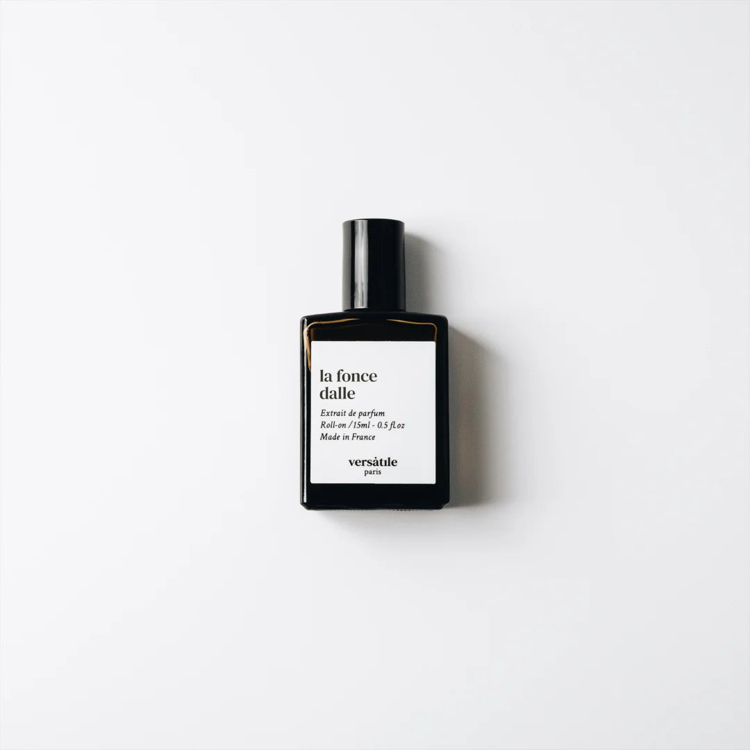 Versatile Paris La Foncedalle extrait de parfum roll-on bottle on clean white background